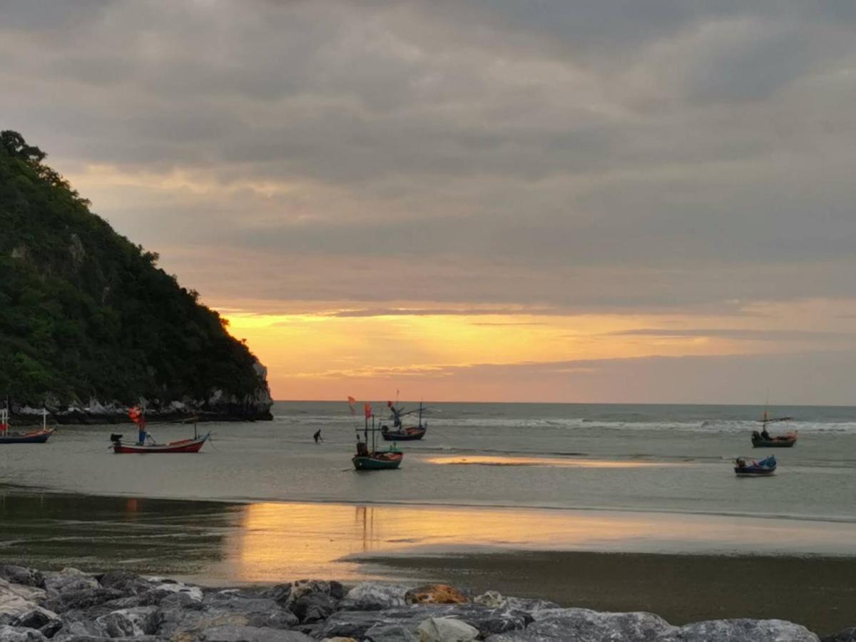 The Beach Boutique Resort Ban Pak Nam Pran Extérieur photo