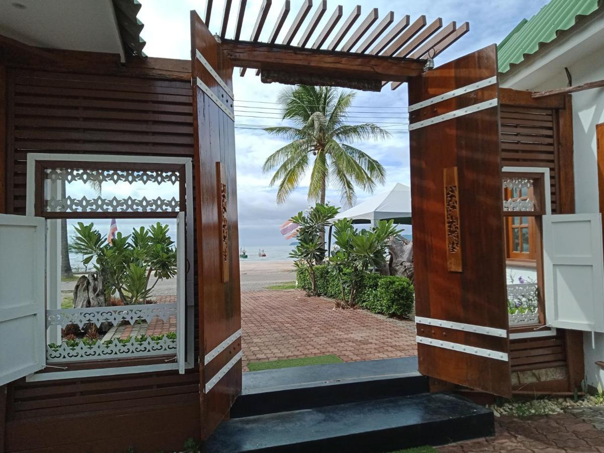 The Beach Boutique Resort Ban Pak Nam Pran Extérieur photo