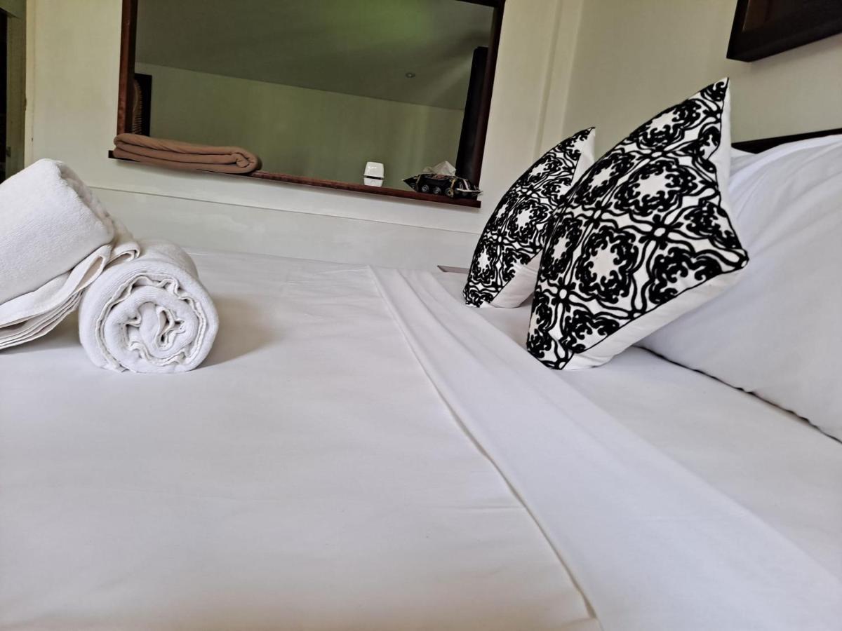 The Beach Boutique Resort Ban Pak Nam Pran Extérieur photo